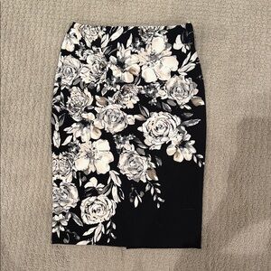 White House Black Market Black and White Floral Pencil Skirt
